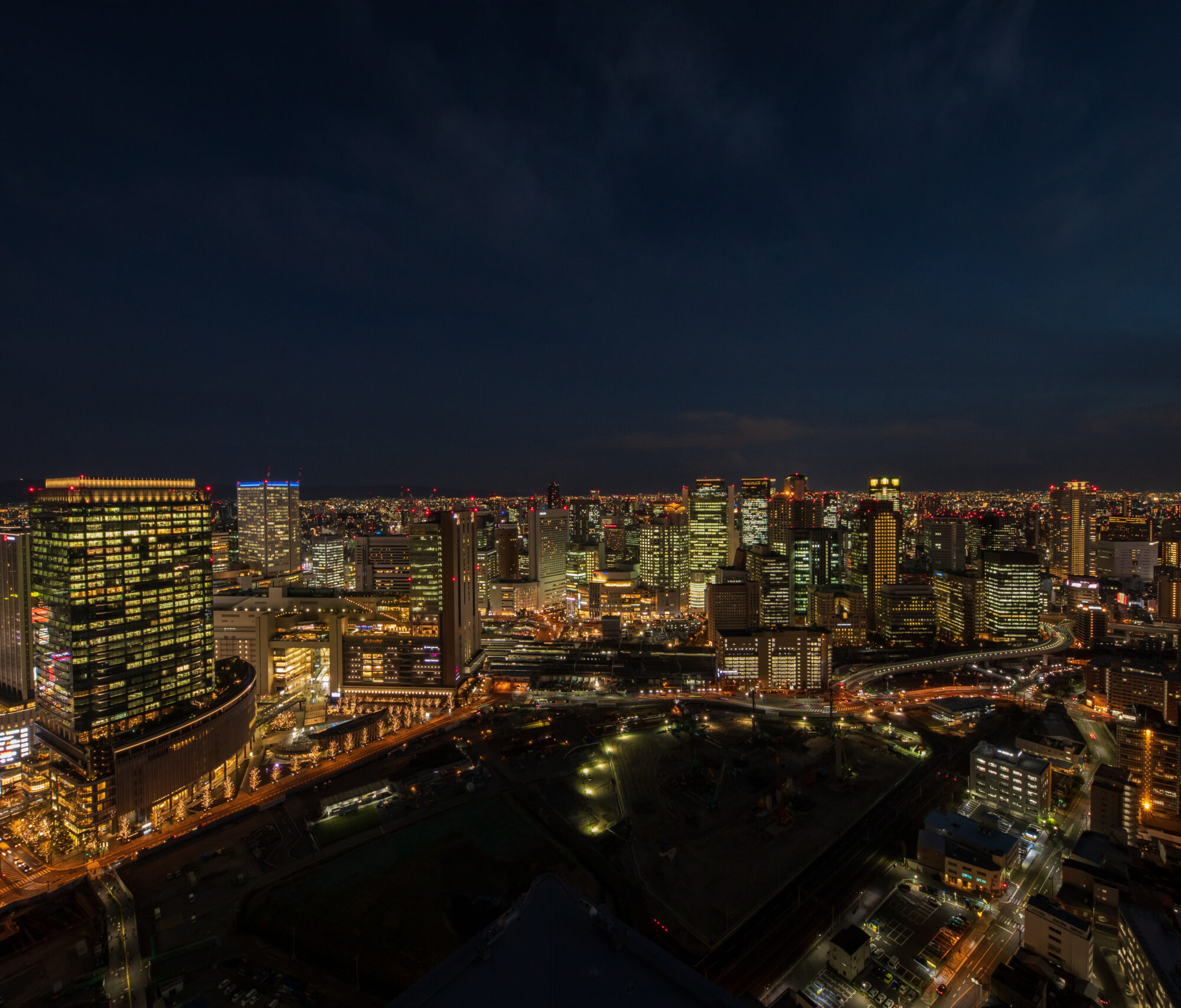 梅田スカイビル空中庭園（大阪市）